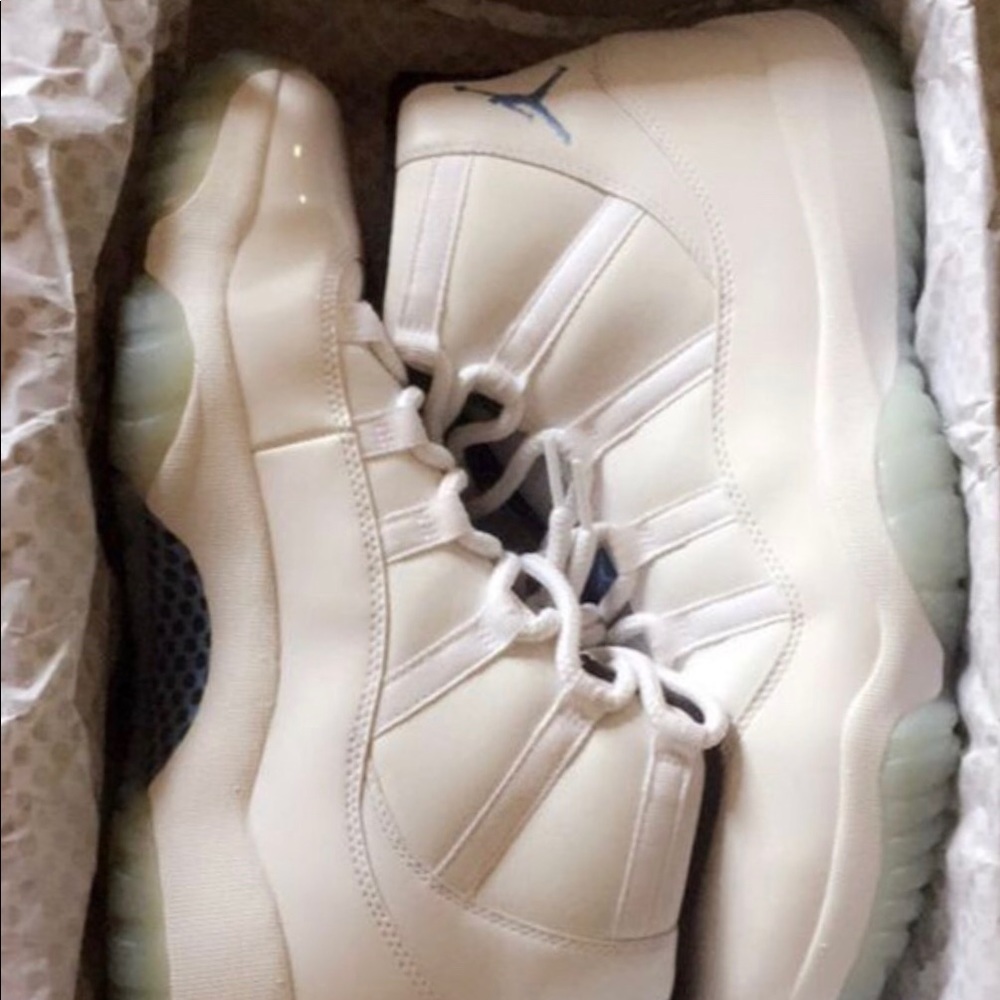 Jordan 11 Columbia Blues